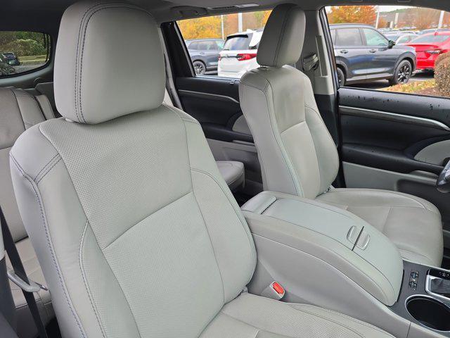 used 2019 Toyota Highlander car, priced at $31,026