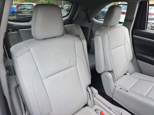 used 2019 Toyota Highlander car, priced at $31,026