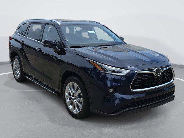 used 2023 Toyota Highlander car, priced at $40,334