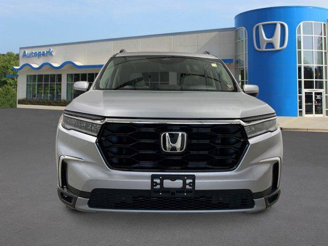 new 2025 Honda Pilot car, priced at $51,095