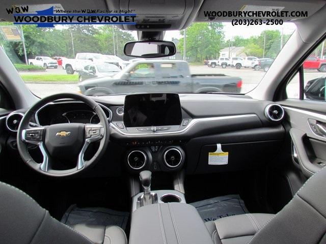new 2025 Chevrolet Blazer car