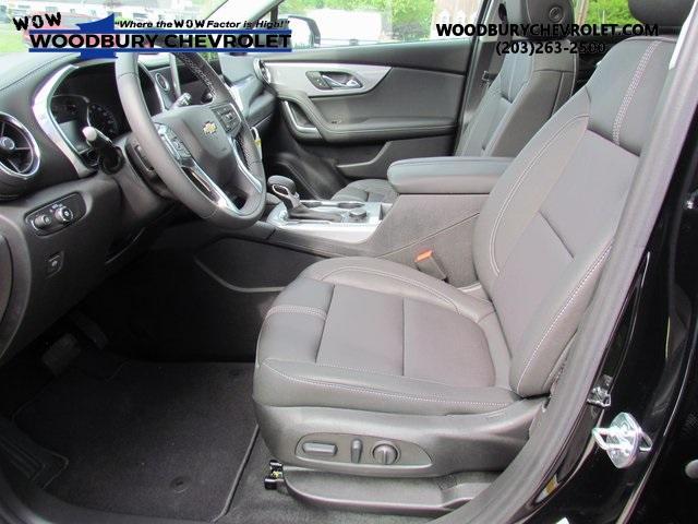 new 2025 Chevrolet Blazer car