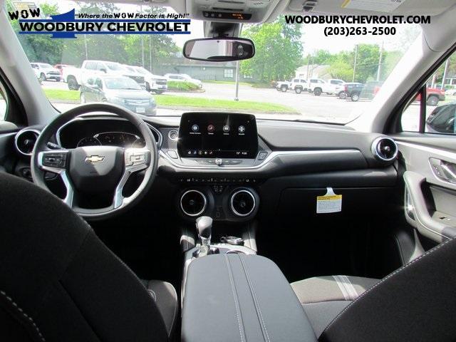 new 2025 Chevrolet Blazer car