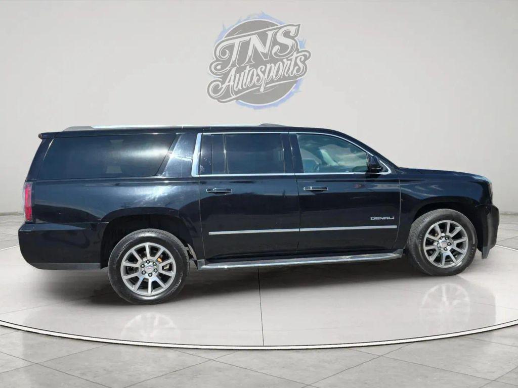used 2019 GMC Yukon XL car, priced at $27,195