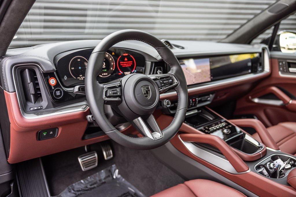 new 2025 Porsche Cayenne car, priced at $195,995