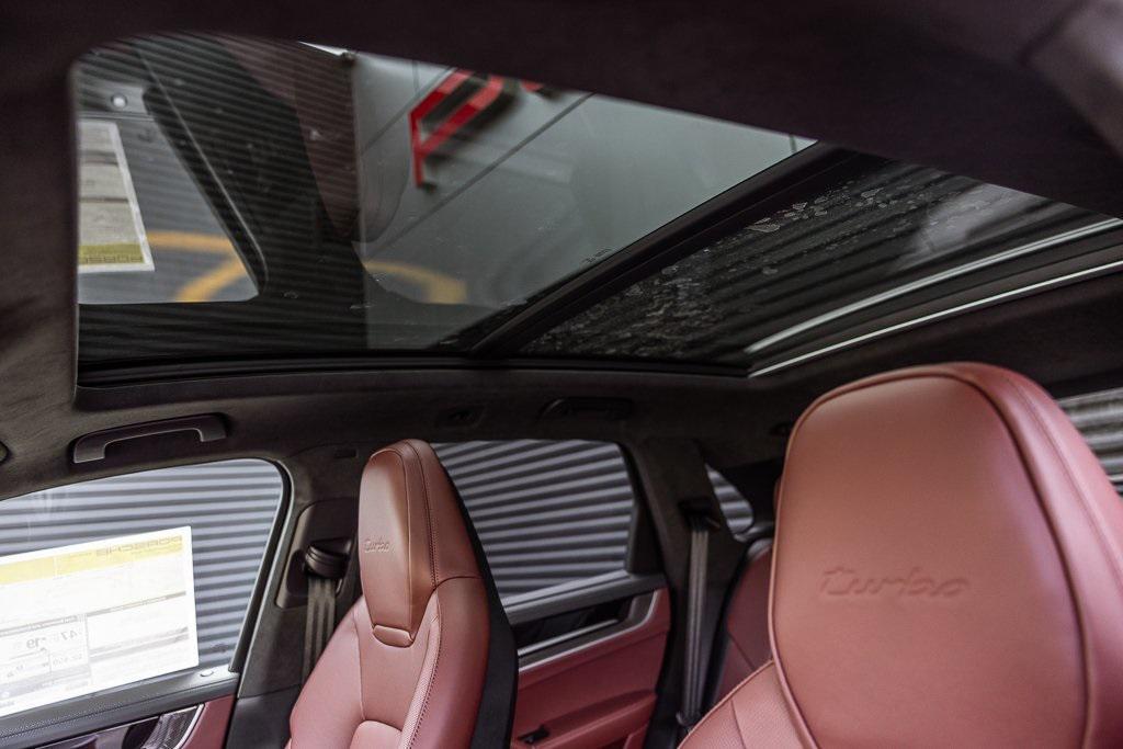 new 2025 Porsche Cayenne car, priced at $195,995