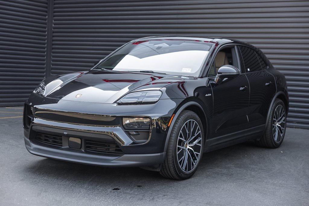 used 2025 Porsche Macan car