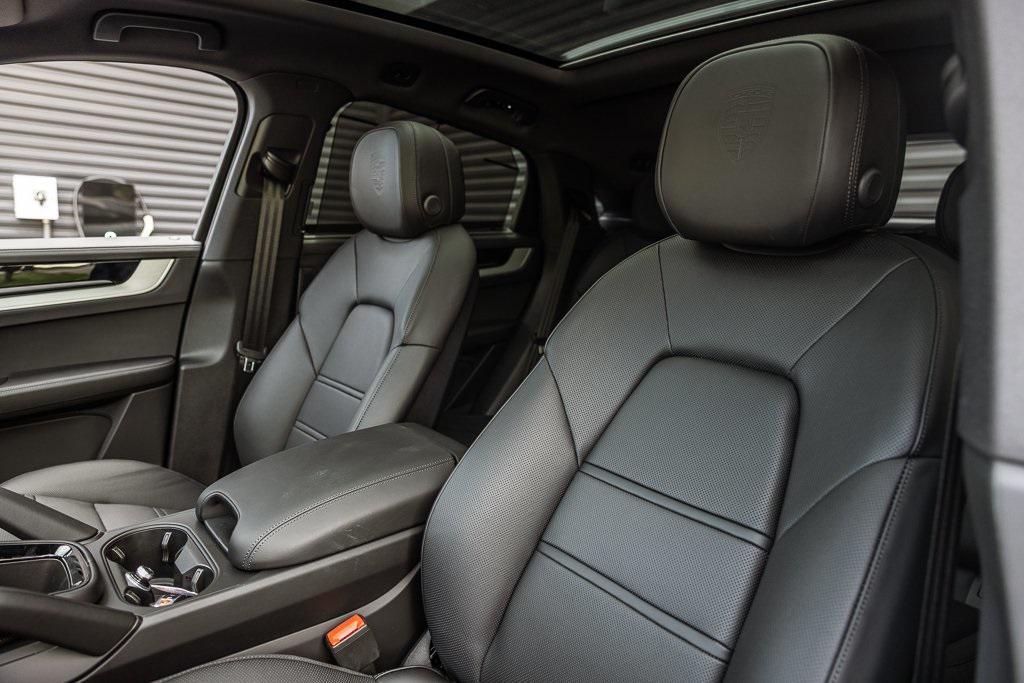 new 2025 Porsche Cayenne car, priced at $112,895