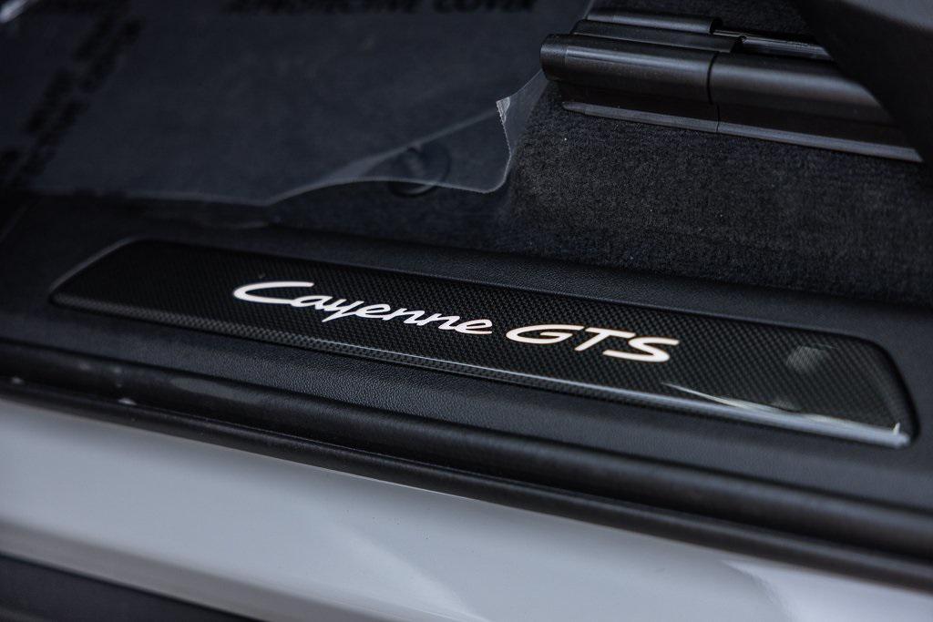 new 2025 Porsche Cayenne car, priced at $171,615