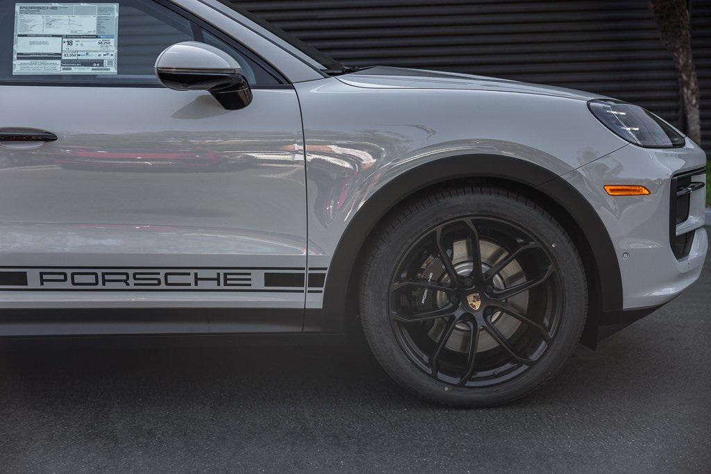 new 2025 Porsche Cayenne car, priced at $171,615