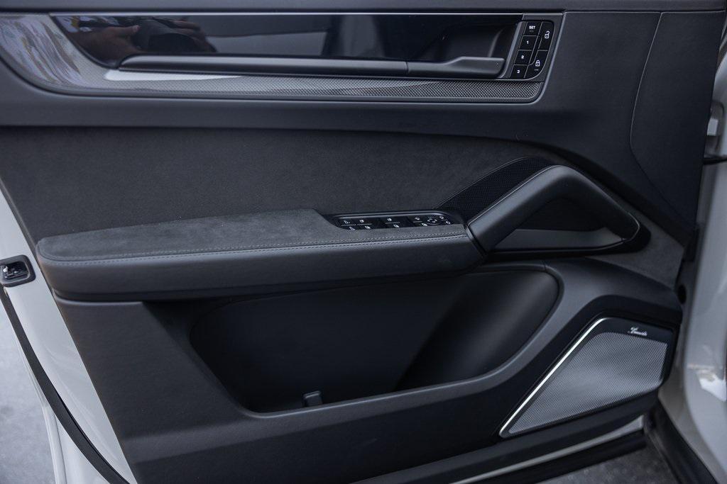 new 2025 Porsche Cayenne car, priced at $171,615