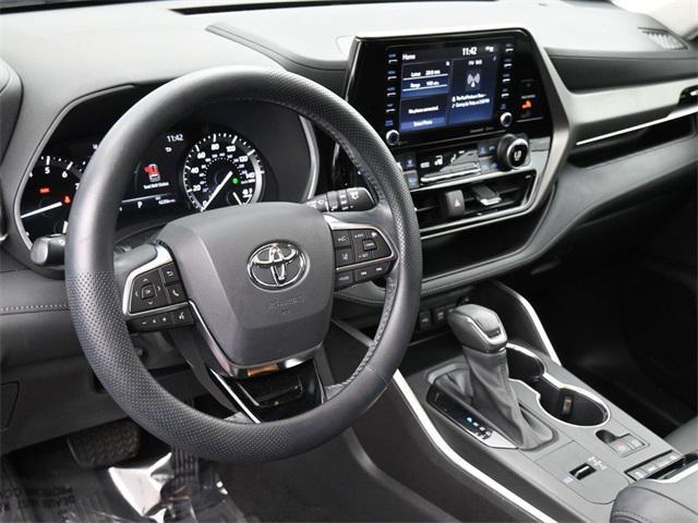 used 2021 Toyota Highlander car, priced at $34,990