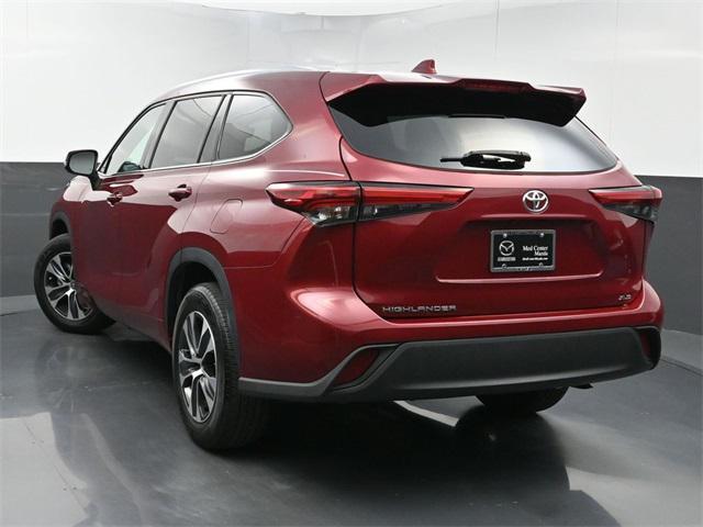 used 2021 Toyota Highlander car, priced at $34,990