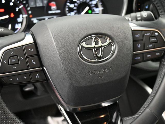 used 2021 Toyota Highlander car, priced at $34,990