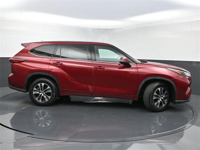 used 2021 Toyota Highlander car, priced at $34,990