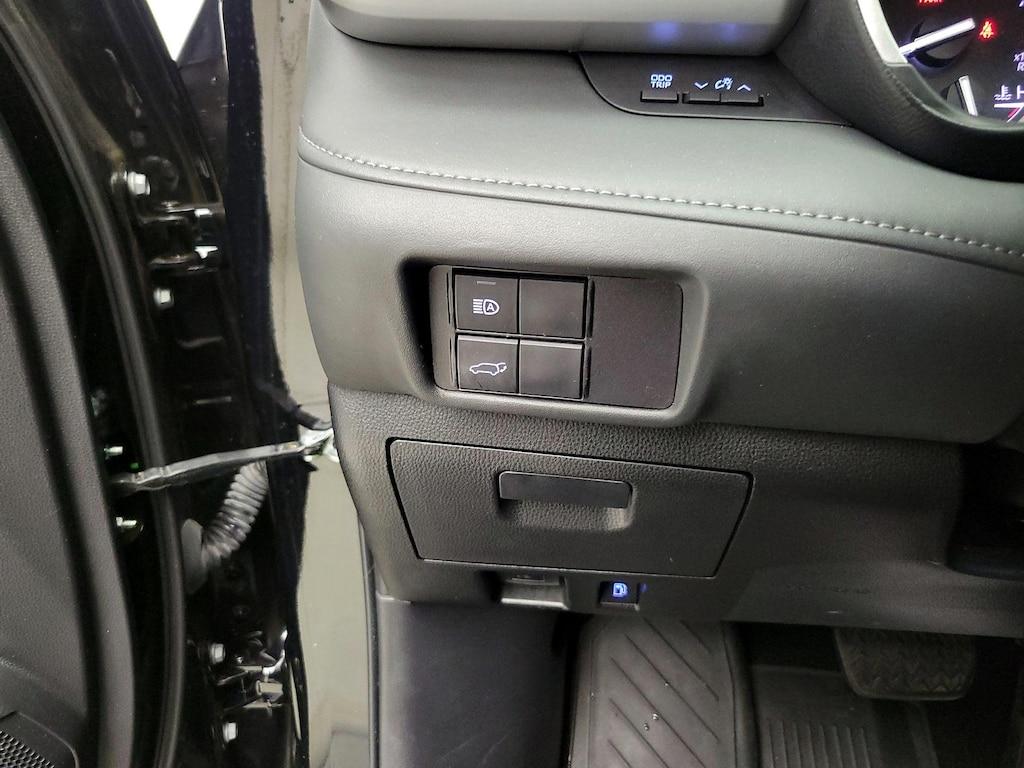 used 2022 Toyota Highlander car, priced at $37,998