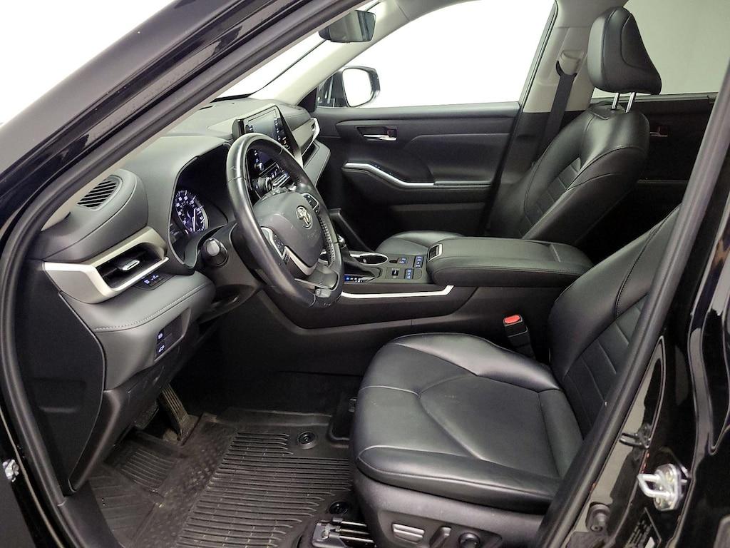 used 2022 Toyota Highlander car, priced at $37,998