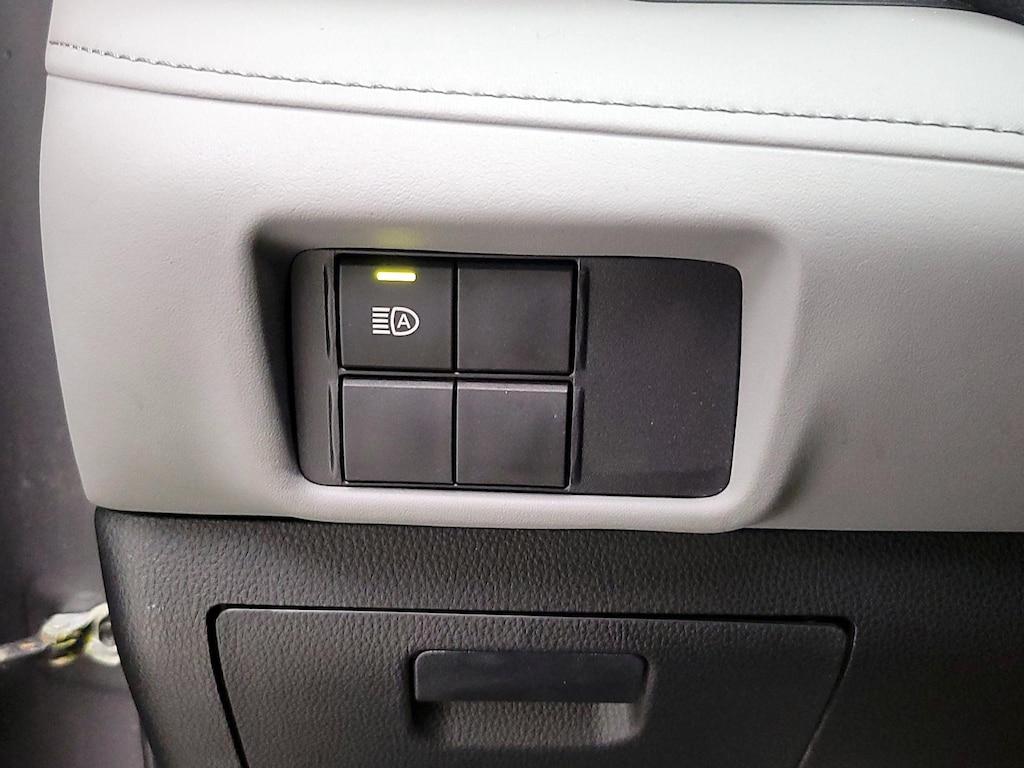 used 2022 Toyota Highlander car, priced at $32,998