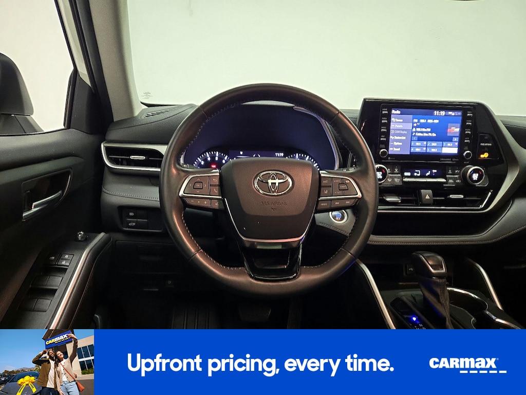 used 2021 Toyota Highlander car, priced at $29,998