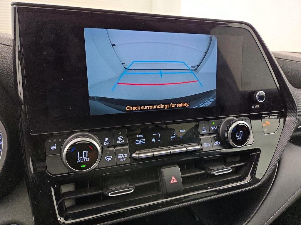used 2023 Toyota Highlander car, priced at $39,998