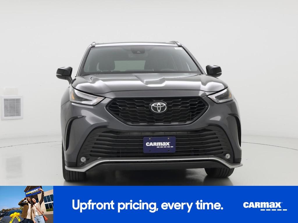 used 2023 Toyota Highlander car, priced at $39,998