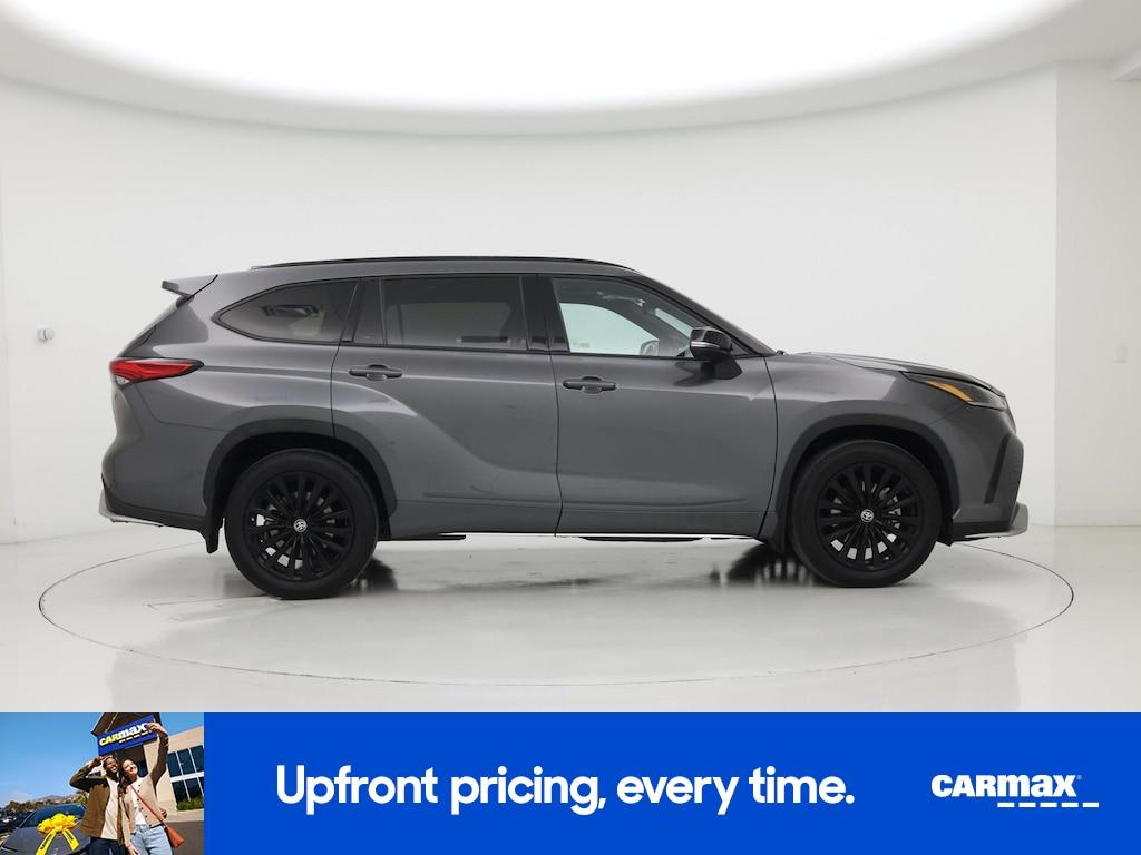 used 2023 Toyota Highlander car, priced at $39,998
