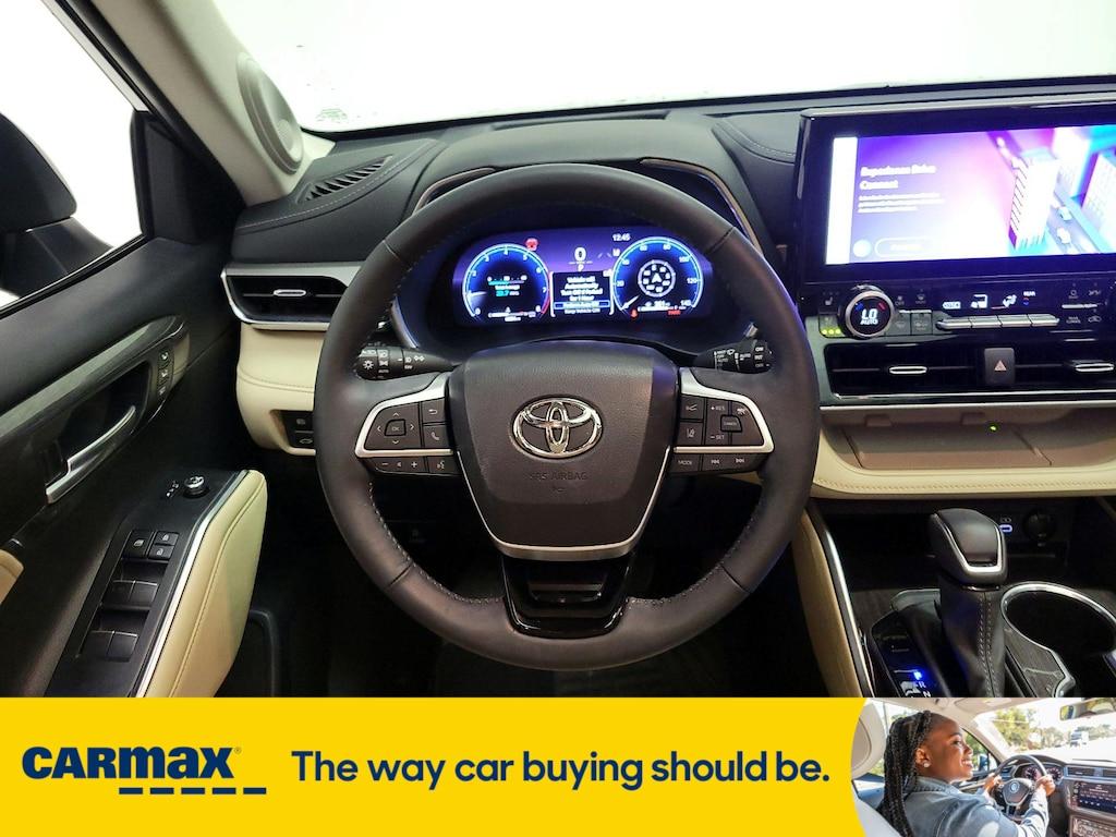 used 2024 Toyota Highlander car, priced at $51,998