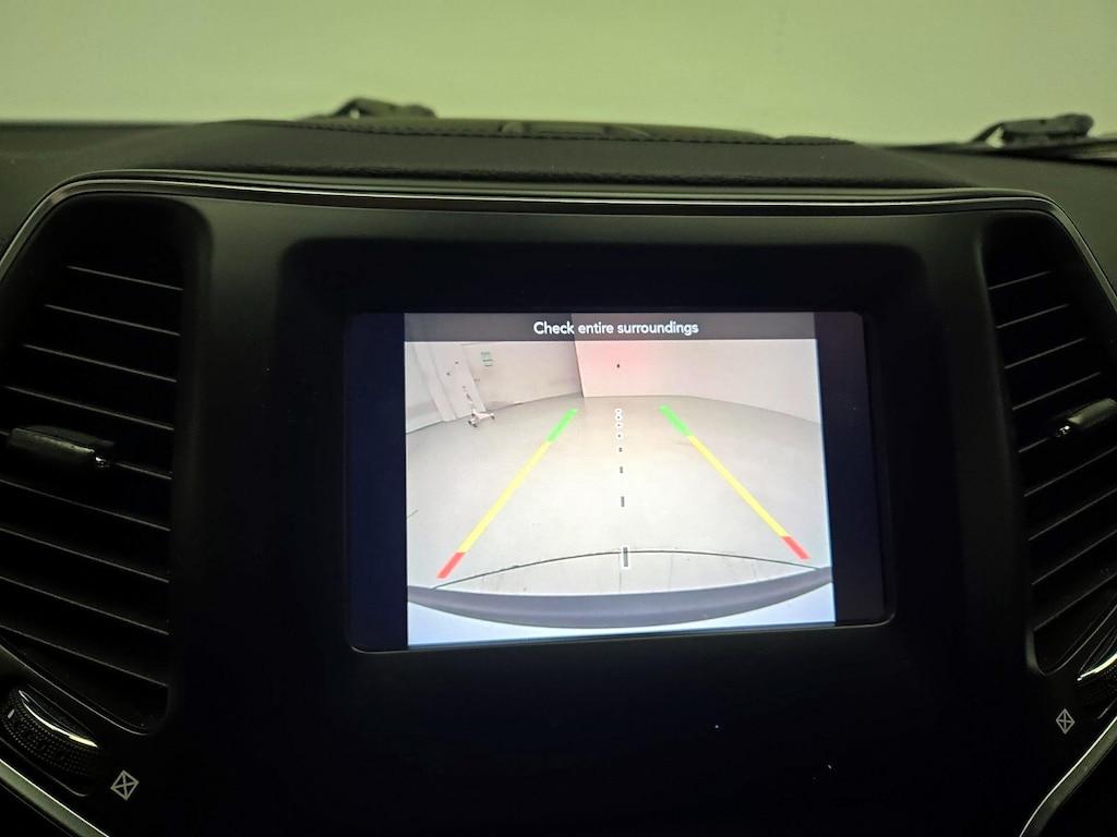 used 2020 Jeep Cherokee car, priced at $18,998