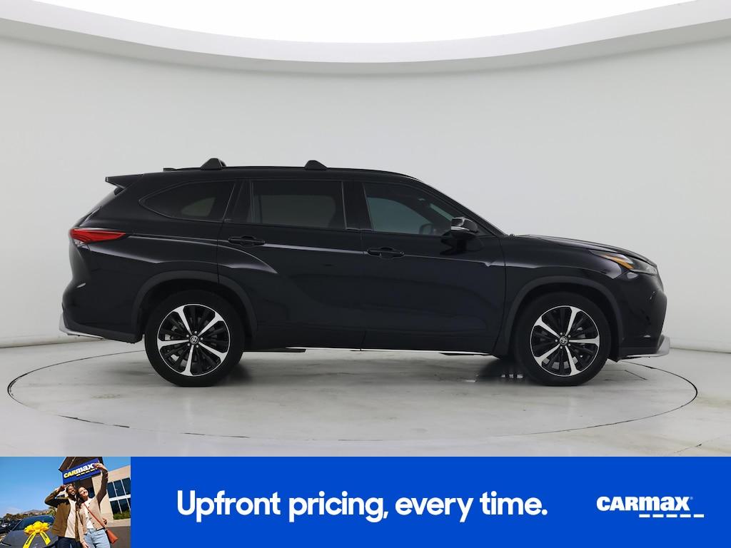 used 2022 Toyota Highlander car, priced at $35,998