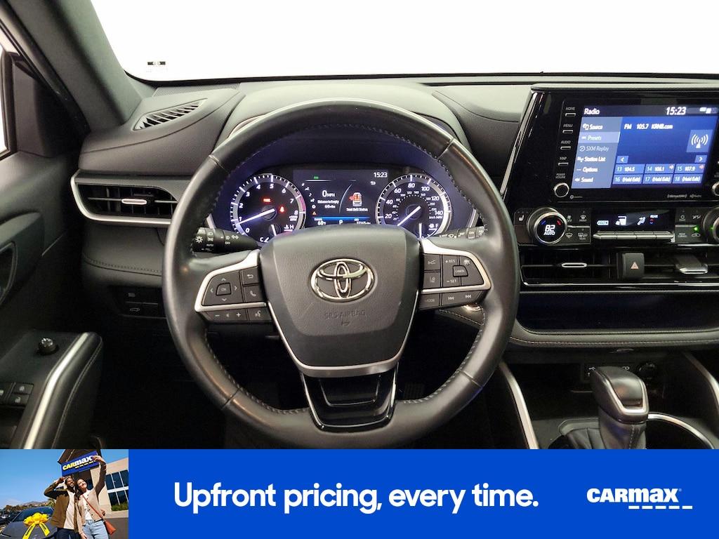 used 2022 Toyota Highlander car, priced at $35,998