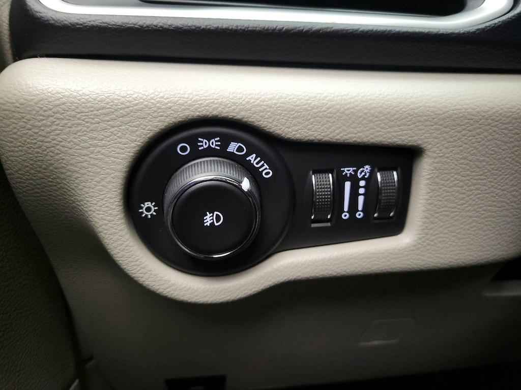 used 2020 Chrysler Pacifica car, priced at $23,998