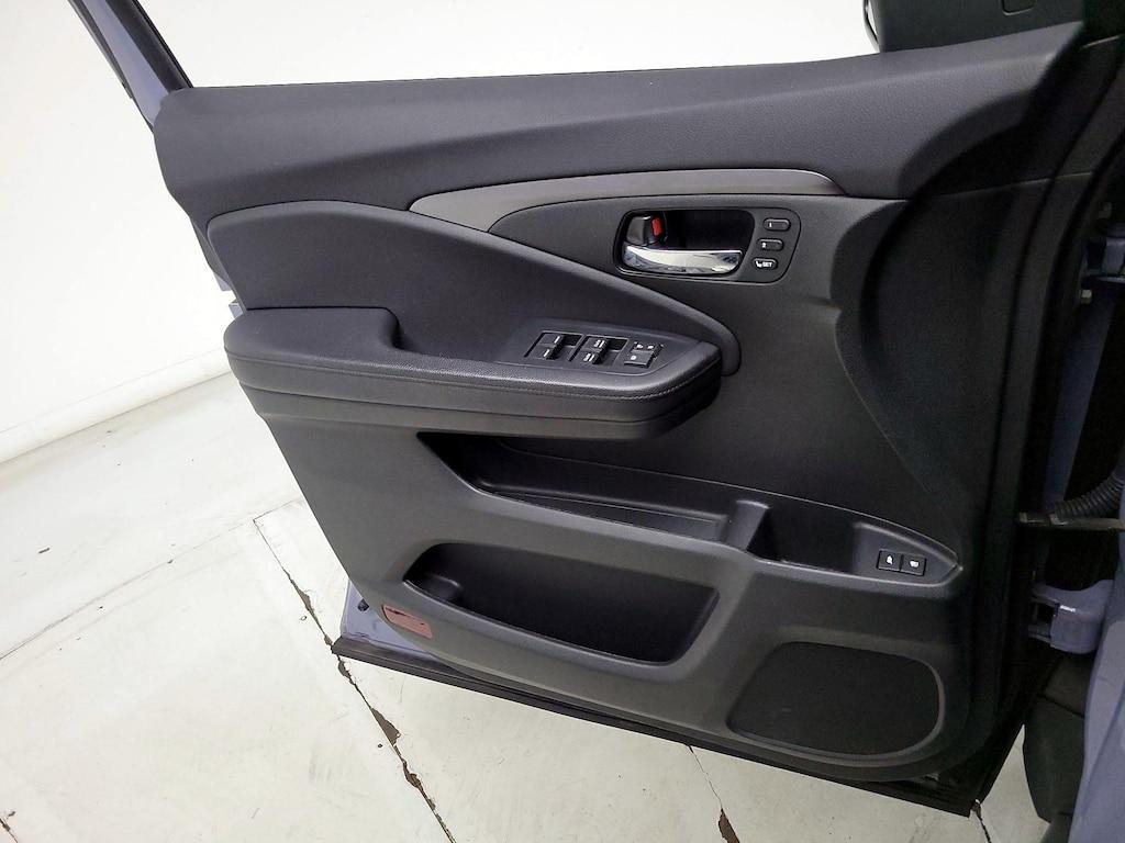 used 2022 Honda Pilot car, priced at $34,998