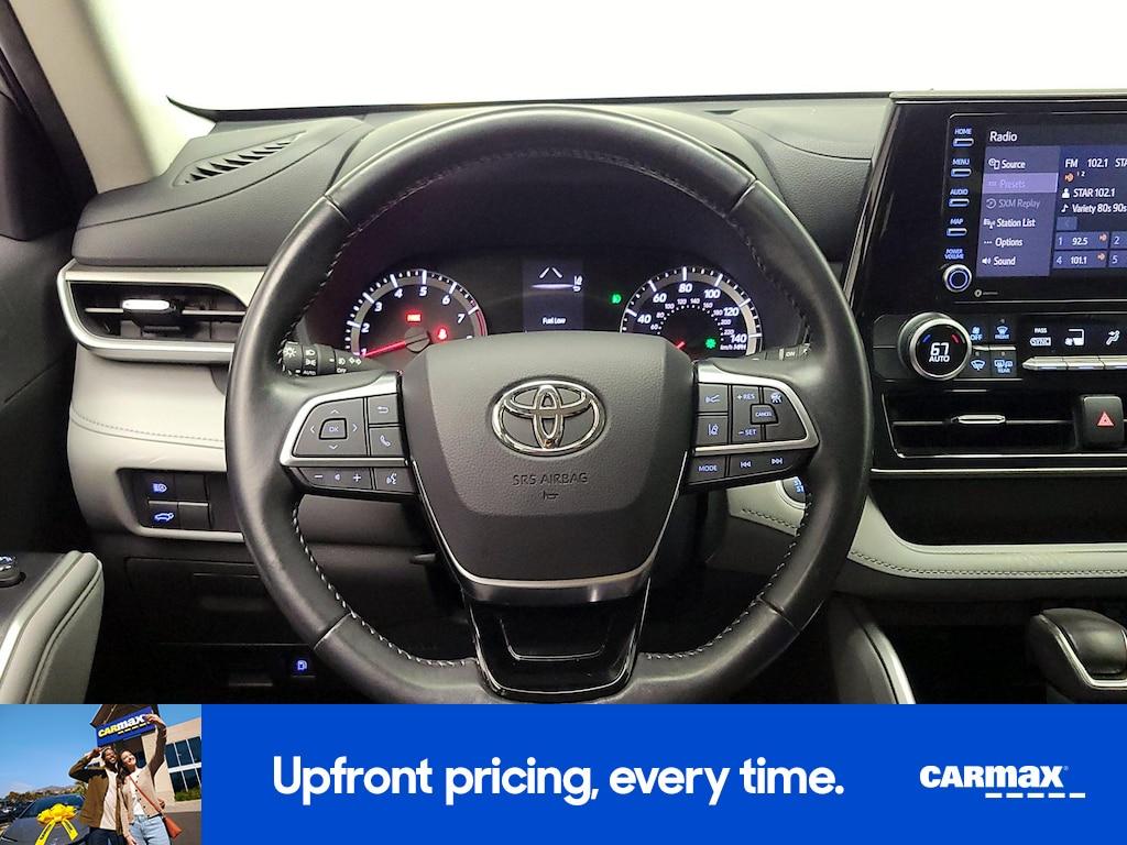 used 2021 Toyota Highlander car, priced at $30,998