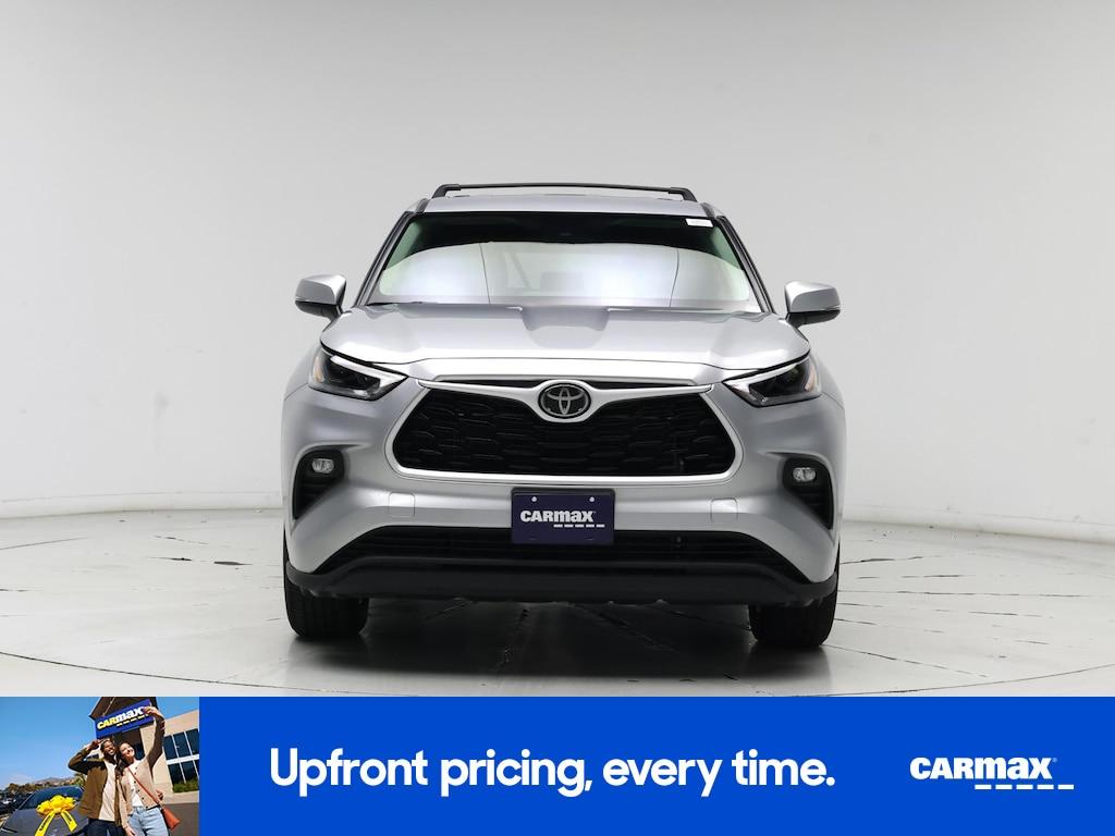 used 2021 Toyota Highlander car, priced at $30,998