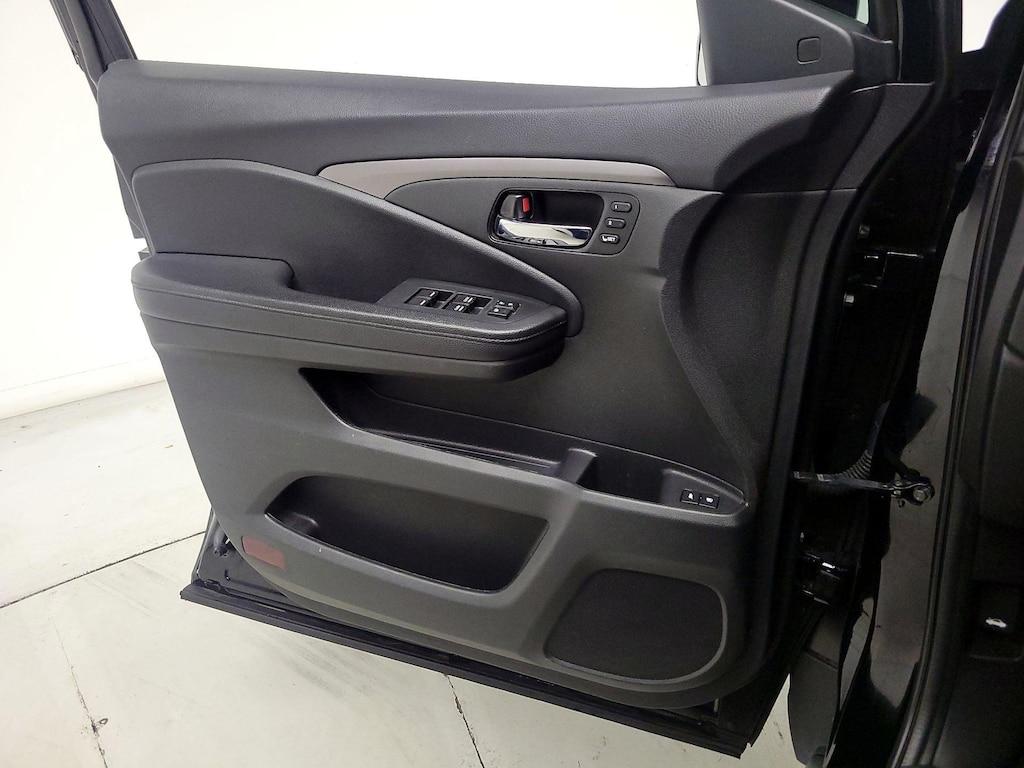 used 2022 Honda Pilot car, priced at $30,998