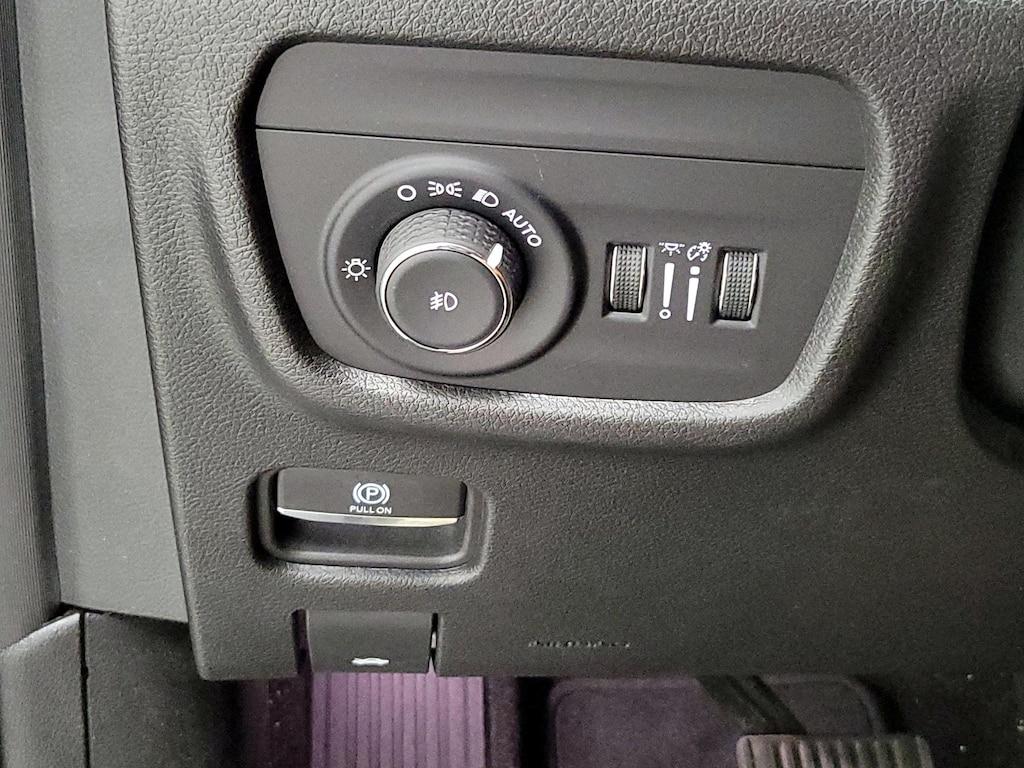 used 2022 Jeep Grand Cherokee car, priced at $32,998