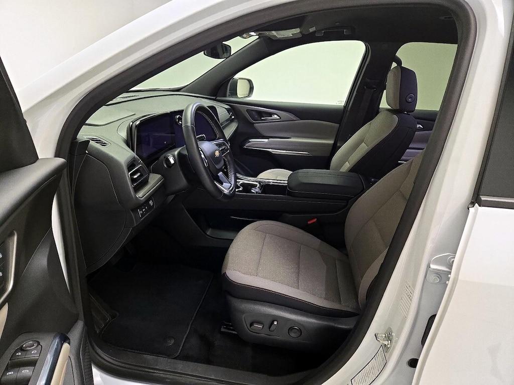 used 2025 Chevrolet Traverse car, priced at $40,998