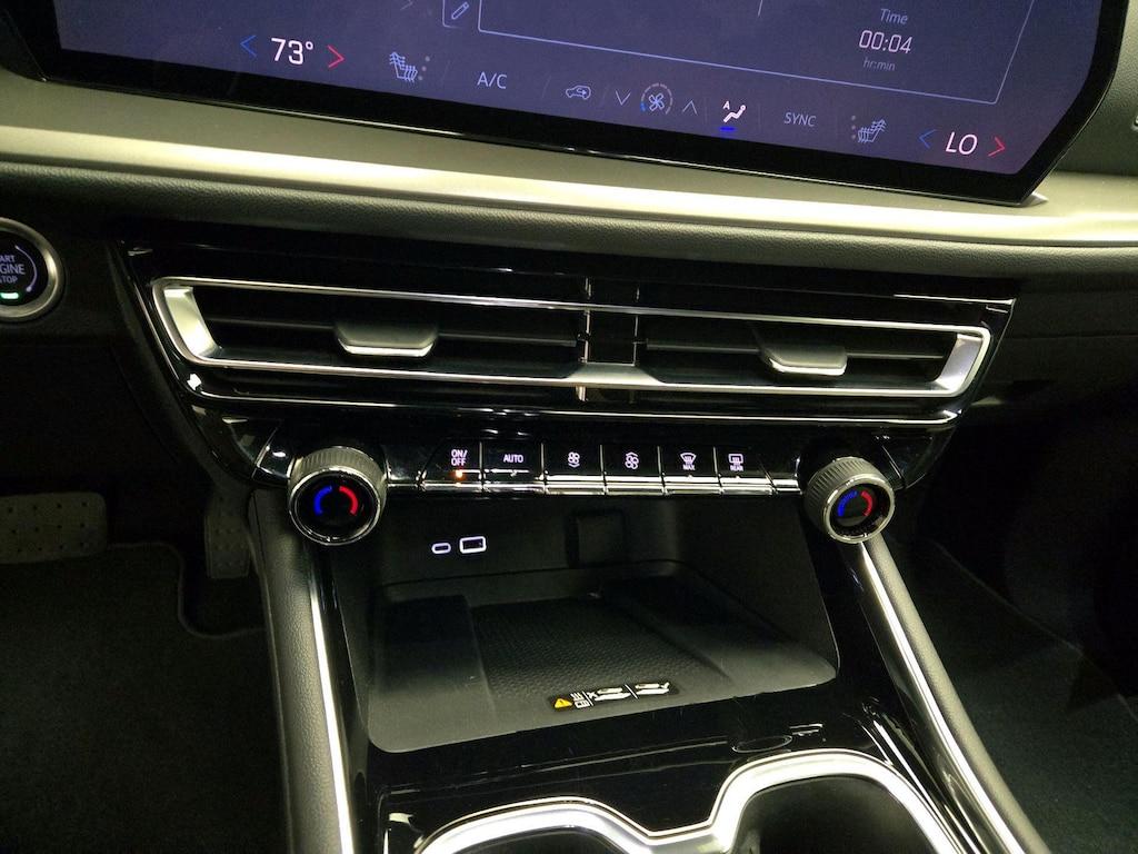 used 2025 Chevrolet Traverse car, priced at $40,998