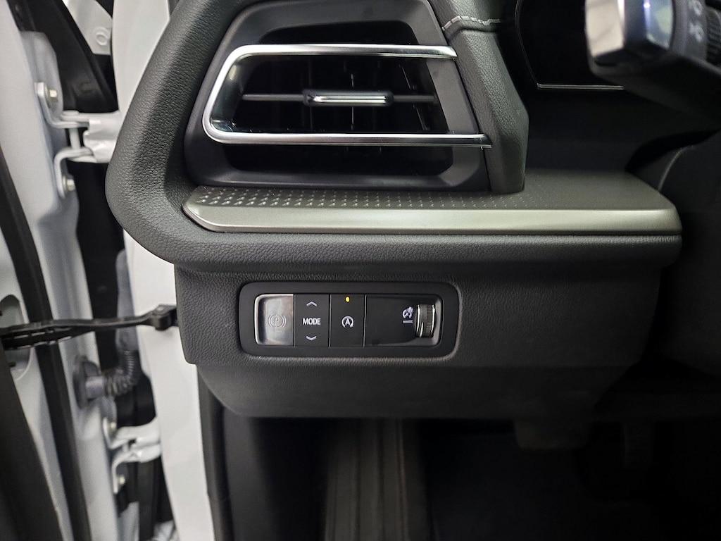 used 2025 Chevrolet Traverse car, priced at $40,998