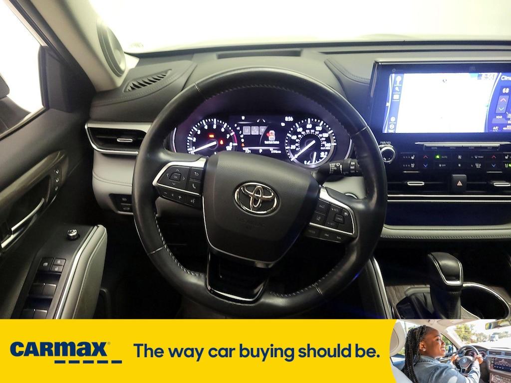used 2021 Toyota Highlander car, priced at $43,998
