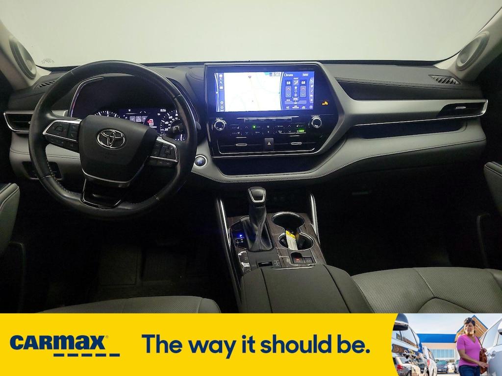 used 2021 Toyota Highlander car, priced at $43,998
