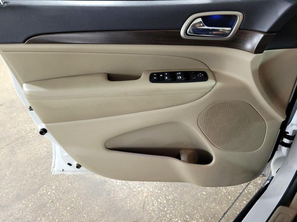 used 2015 Jeep Grand Cherokee car, priced at $16,998
