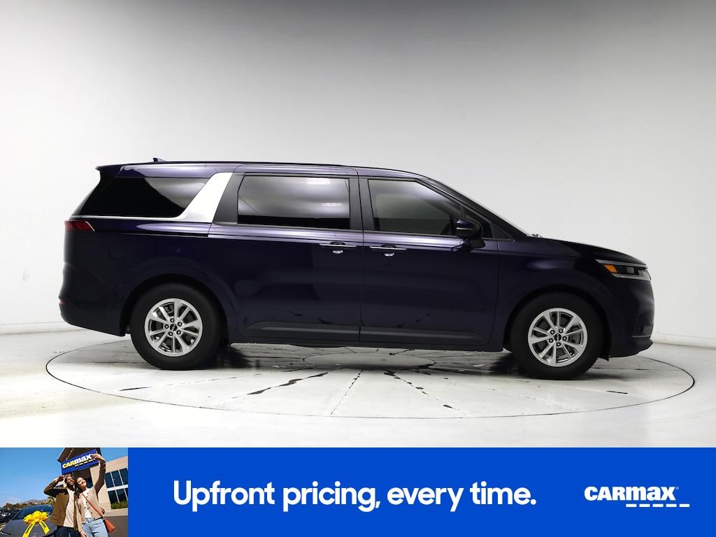 used 2024 Kia Carnival car, priced at $33,998