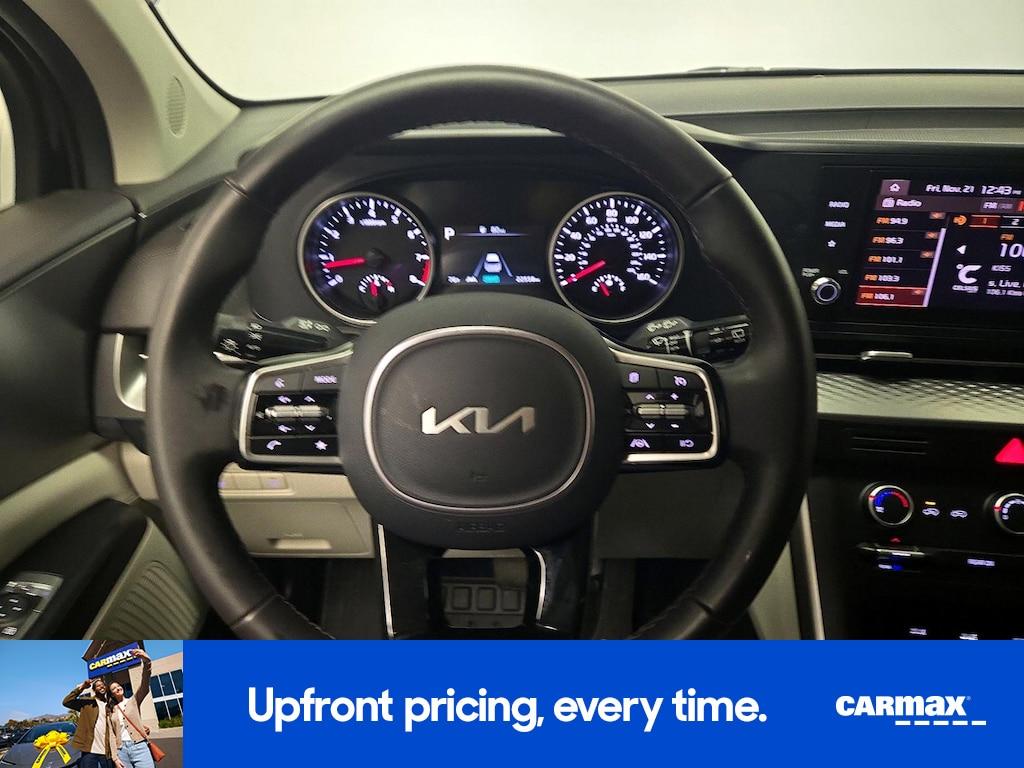 used 2024 Kia Carnival car, priced at $33,998