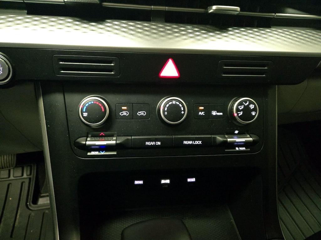 used 2024 Kia Carnival car, priced at $33,998