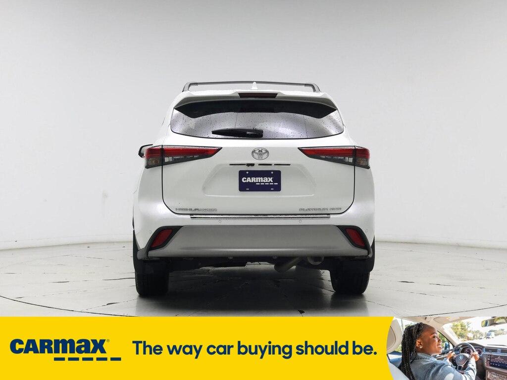 used 2022 Toyota Highlander car, priced at $39,998