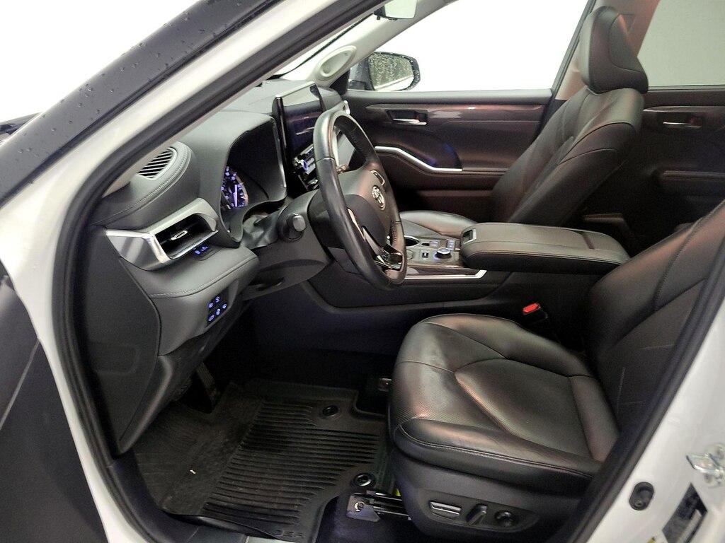 used 2022 Toyota Highlander car, priced at $39,998