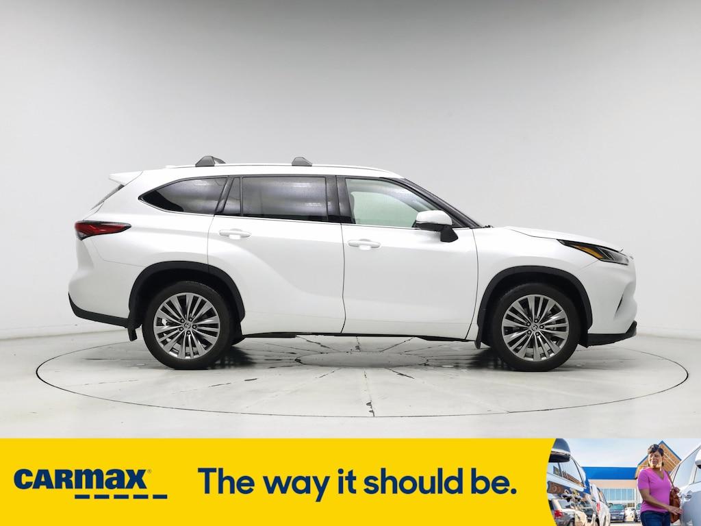 used 2022 Toyota Highlander car, priced at $39,998