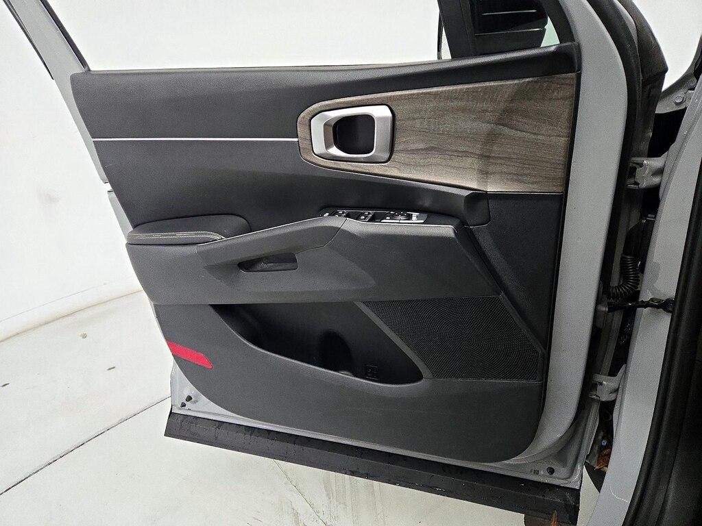 used 2022 Kia Sorento car, priced at $25,998