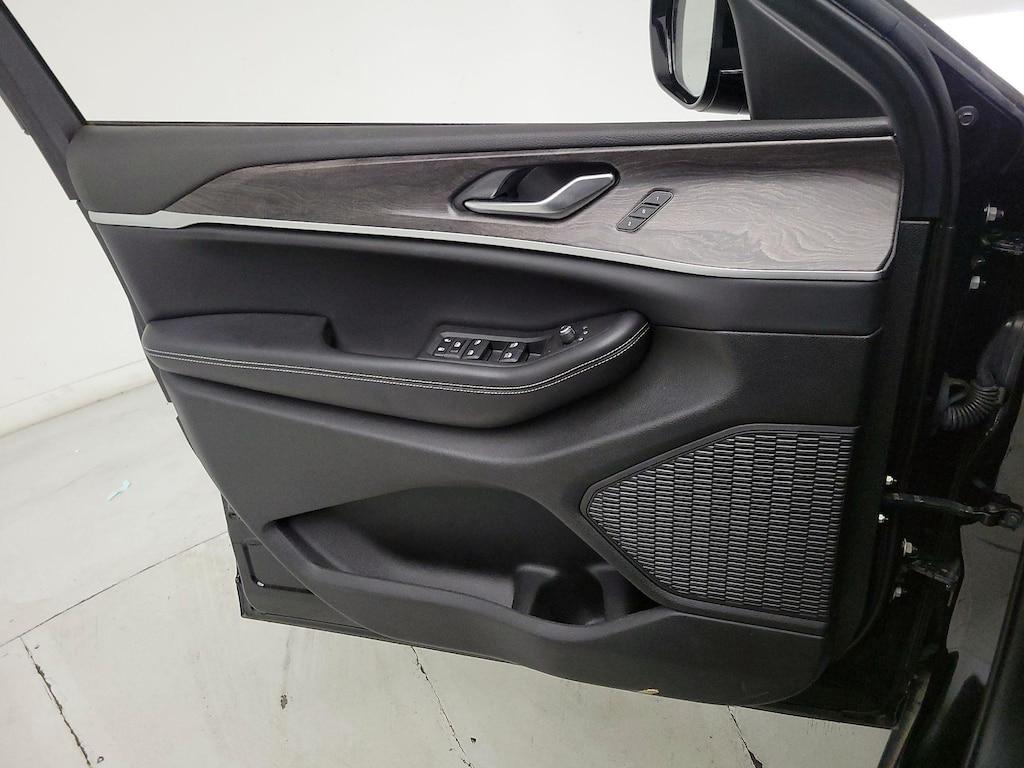 used 2023 Jeep Grand Cherokee car, priced at $35,998